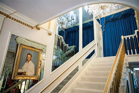 A Look Inside Graceland Elvis Amazing Estate