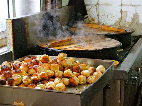 Maybe you would like to learn more about one of these? Time-Honored Shengjian Mantou in Shanghai | Culinary ...