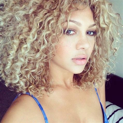 Canaryy3llows Photo On Instagram Beautiful Curly Hair Blonde Curly Hair Curly Hair Styles