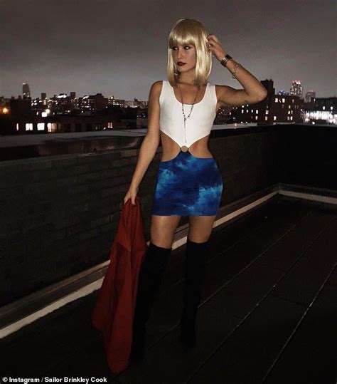 Alabama worley from true romance. Sailor Brinkley Cook dresses as Julia Roberts' Pretty ...