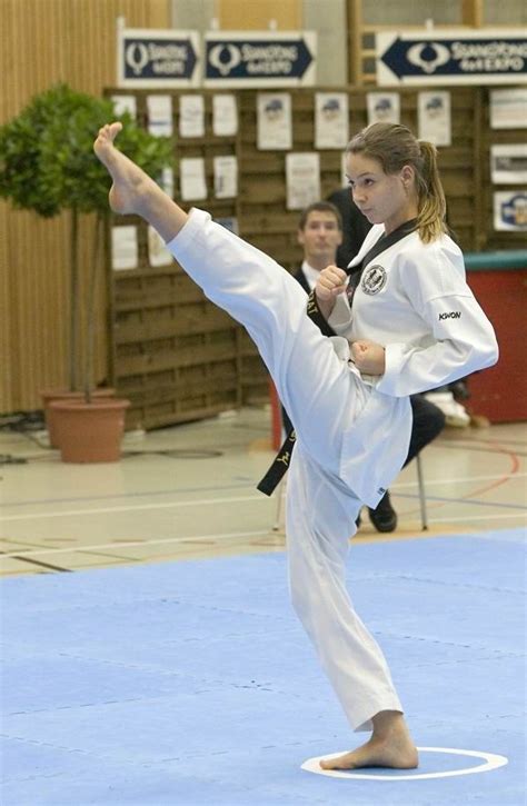 pin von tough girls auf girls and martial arts kampfsport kampfkünste kämpfen