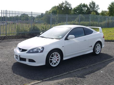 Car journalists and motoring enthusiasts alike praised the little honda for its incredible handling and performance. 2005 Honda Integra DC5 Type R 6 Speed - JM-Imports