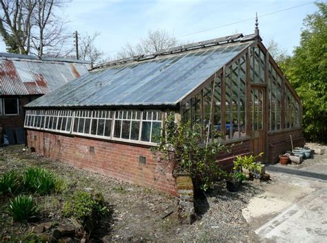 Advantages Of A Garden Greenhouse Plus Some Important Tips Garden