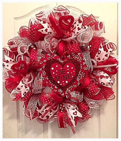 54 Elegant Wreath Ideas For Your Valentines Day Decoration In 2020