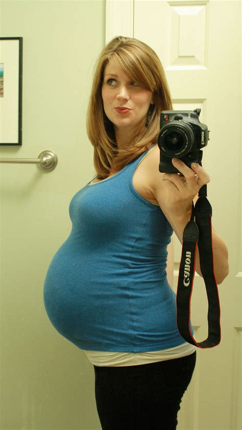 33 Weeks Pregnant The Maternity Gallery