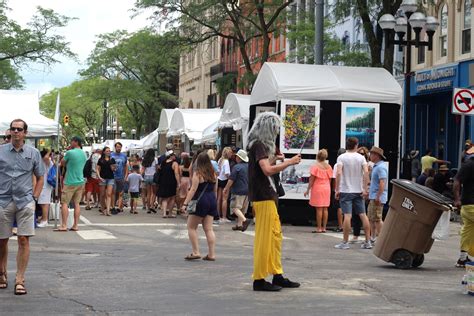 Ann Arbor Art Fair Back On The Streets Macomb Daily