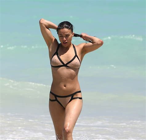 Michelle Rodriguez Assume Un Bikini R V Lateur Et Sexy