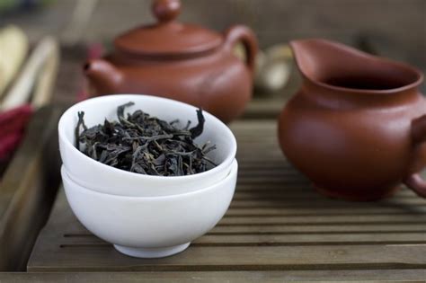 Plus, like soft drinks, it also has high sugar content (that's what. Does Oolong Tea Have Caffeine? | Livestrong.com