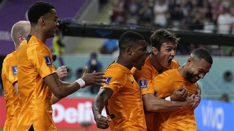 Clinical Netherlands Into World Cup Quarter Finals After Seeing Off