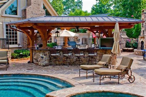 25 Cool and Practical Outdoor Kitchen Ideas - Hative