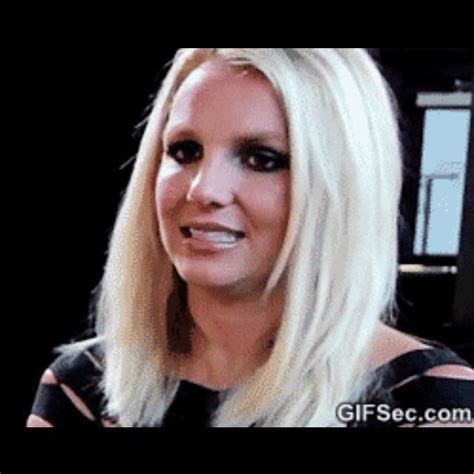 Gif Britney Spears Smile Gif Fake Smile Gamora Lindsay Lohan Awkward Gif Awkward Smile