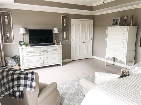 How To Create A Neutral Master Bedroom Thats Cozy And Cute With