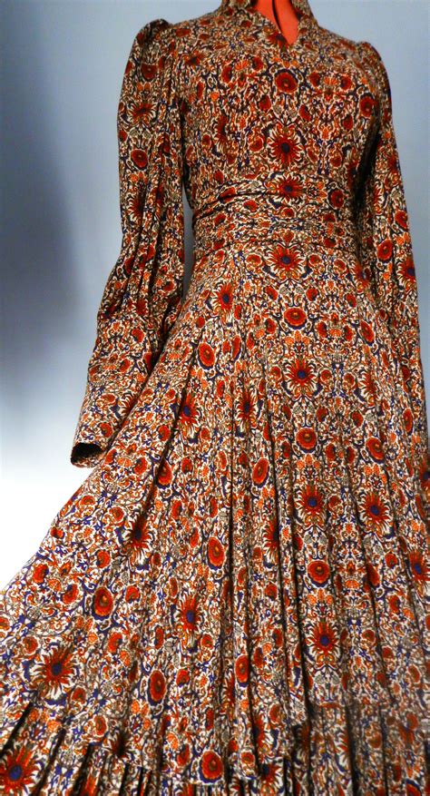 1970 S Droopy Brown S Of Edinburgh Floral Tiered Dress 1970s