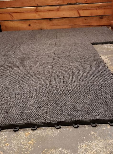 Basement Modular Carpet Tiles With A Raised Lock Together Base