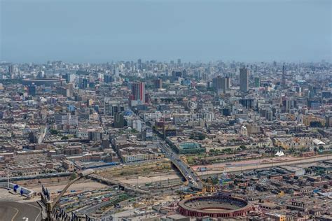 Vista Aérea Del Paisaje Urbano De Lima Perú Fotografía Editorial