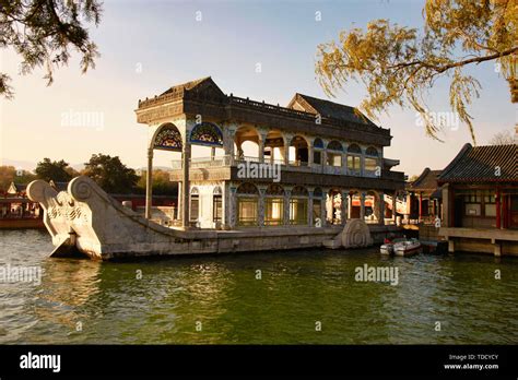 Sommerpalast Bejing Hi Res Stock Photography And Images Alamy