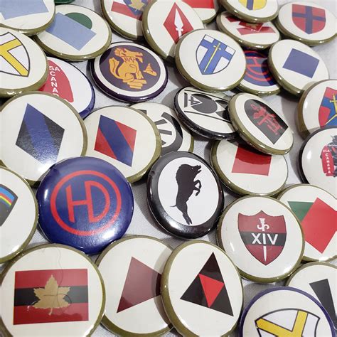 V For Victory Wwii Reproduction Pinback Button Set Etsy