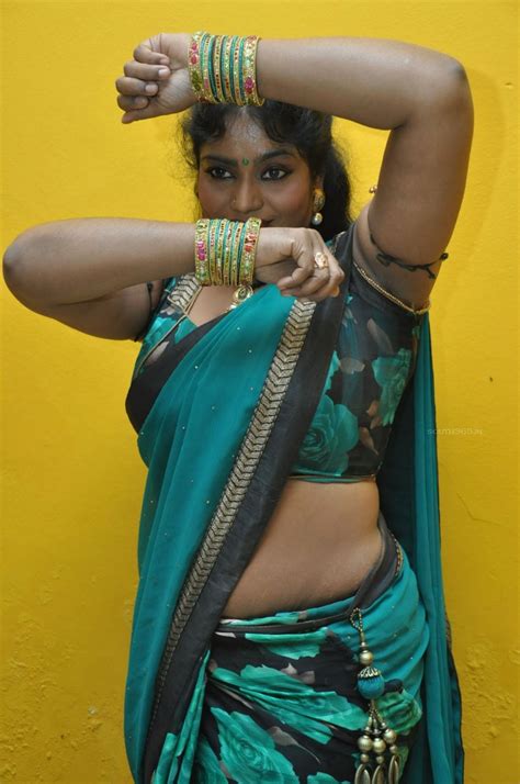 Jayavani Aunty Hot Sexy Navel Show In Green Saree At Minugurulu Telugu