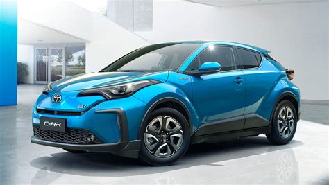Toyota Unveils C Hr Ev Izoa Electric Cars In China