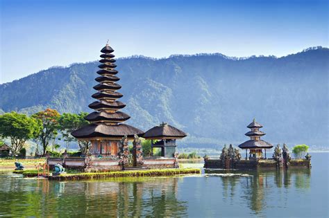Ulun Danu Beratan Temple In Bali Balis Iconic Lake Temple Go Guides