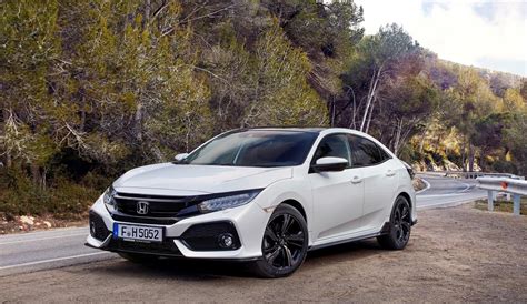 View similar cars and explore different trim configurations. Duik in de prijslijst: Hyundai i30 Fastback of toch...?