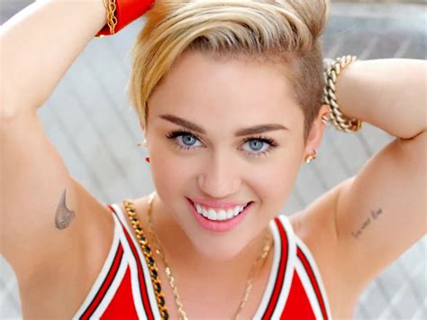 Miley Cyrus Hq Wallpapers Miley Cyrus Wallpapers 18098 Oneindia Wallpapers