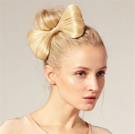 14 Amazing Front Bun Hairdo For The Holidays