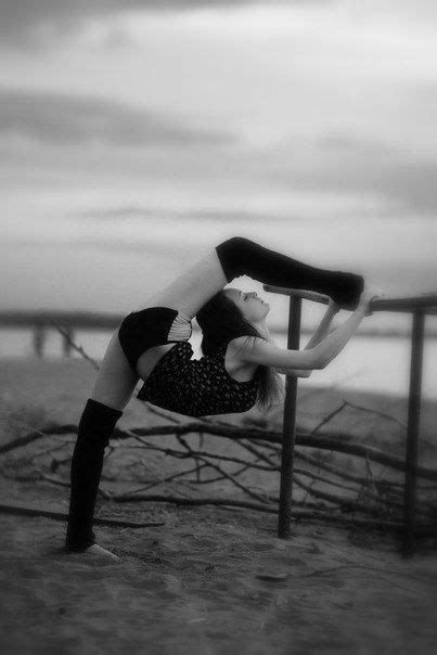 Pin By O Fortuna Imperatrix On Sexys Flexibility Dance Dance Poses Yoga Dance