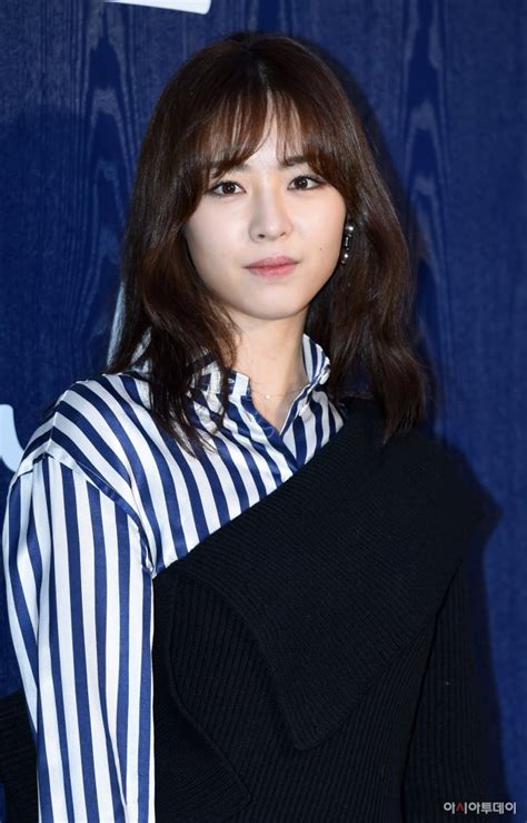 She is most known for her work in the television series east of eden , miss korea , the package. Lee Yeon Hee makes an appearance at Burberry flagship ...