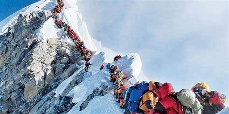 Mountaineers Body Blames Overcrowding For Mt Everest Deaths The New