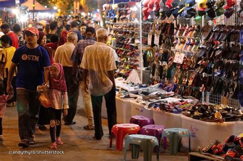 Jalan cerdas taman connaught kuala lumpur 56000. Kuala Lumpur Night Markets - What to Do At Night in Kuala ...