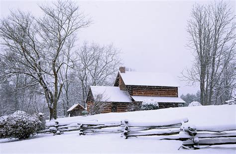 Log Cabin In Snow Photograph By Alan Lenk
