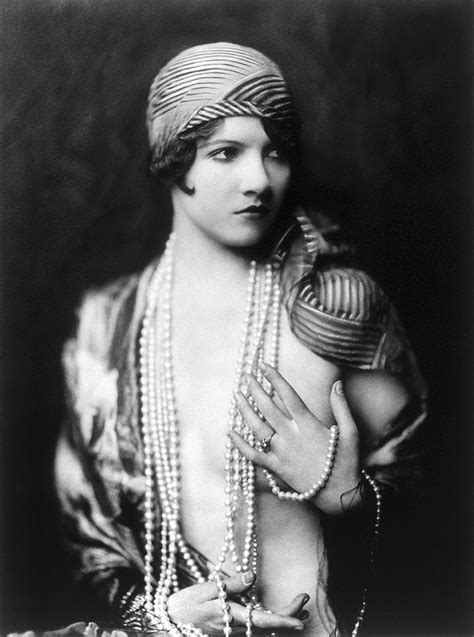 35 Beautiful Portrait Photos Of Ziegfeld Follies Showgirls From The
