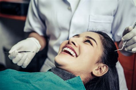 Difference Between A Dental Assistant Vs Dental Hygienist