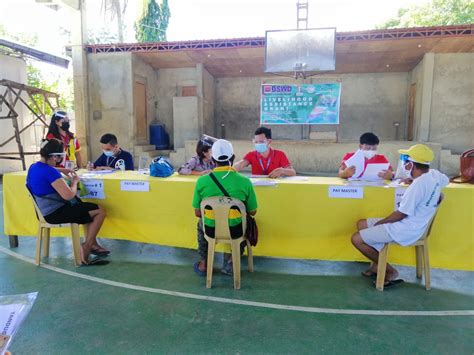 dswd extends livelihood assistance to 710 families in agnor dswd field office caraga