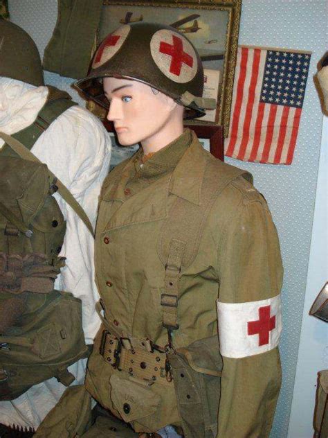 Wwii Medic Display With The Rarer Od Medics Bags Field And Personal