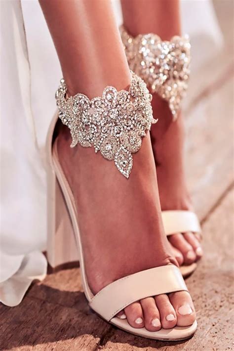 I was helping a bride find comfortable wedding wedges and stumbled upon these beauties! 33 Comfortable Wedding Shoes That Are Stylish | Wedding ...