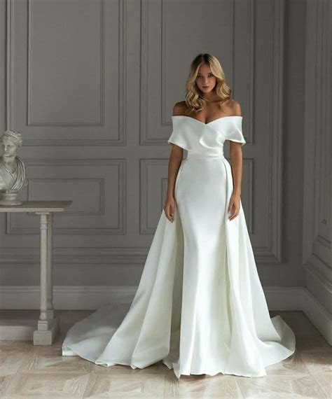 Pin By Chilly Grillgirl On Wedding Marriage D Amour Stylish Wedding Dresses Formal Dresses