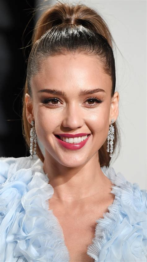 Jessica Alba From 2017 Beauty Awards Best Skin Care Products E News