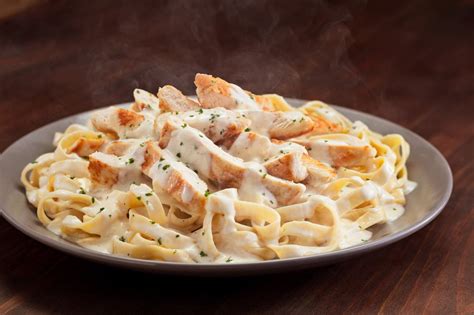 8 Things At Olive Garden That Real Italians Would Never Do Fn Dish