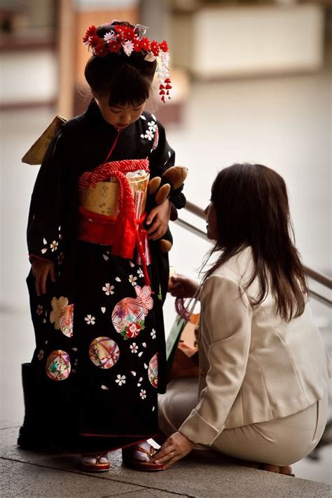Mother And Daughter Kimono Japan Japanese Outfits Japanese Kimono