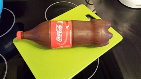 Weitere ideen zu coca cola kuchen, cola kuchen, kuchen. Coca Cola Cake 3D Bottle Cola Kuchen Torte - YouTube
