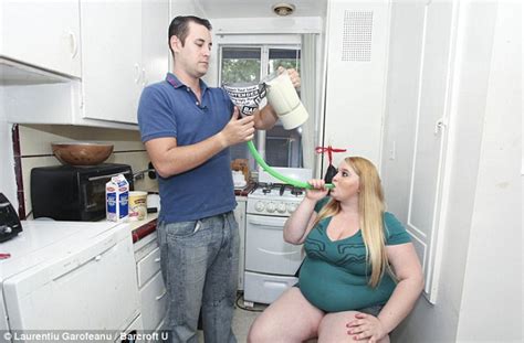 Woman Force Feeds Herself 5000 Caloriesday Through A Funnel To Be