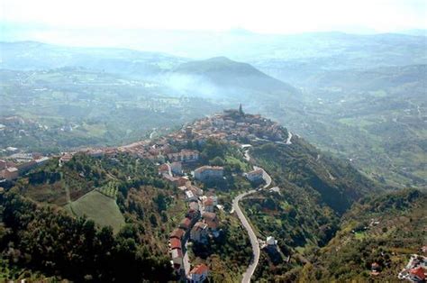 Mary is either maria or mariuch but mariuch is more of a nickname for mary. APT Basilicata: Picerno - Foto Aeree | Foto, Paesaggi, Aereo
