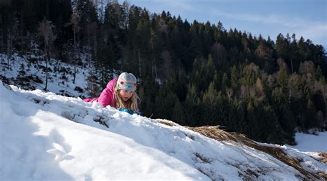 Gambar Gurun Berjalan Orang Salju Musim Dingin Gadis Sinar