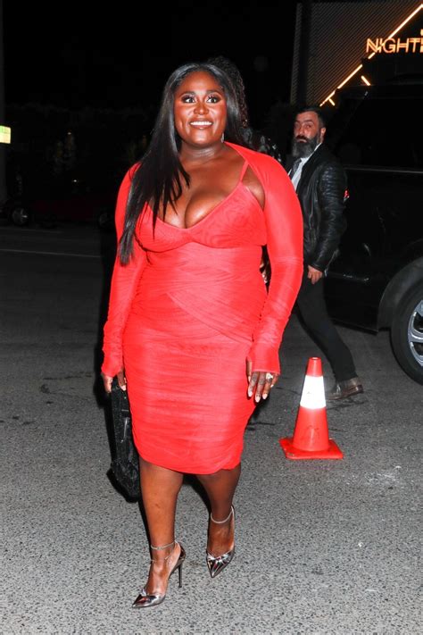 The Color Purples Danielle Brooks Shows Off Her Curves In Skintight Plunging Red Dress At La