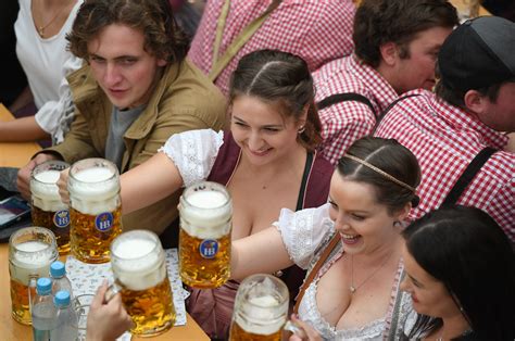 Cheers Oktoberfest Beer Festival Kicks Off In Munich Xinhua