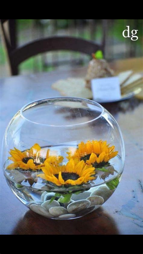 Pin by Livvy on Sunflower | Sunflower wedding decorations, Sunflower themed wedding, Sunflower ...