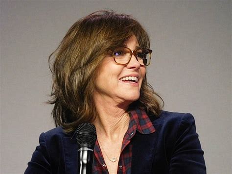 Sally Field Talks Kissing Max Greenfield Hello My Name Is