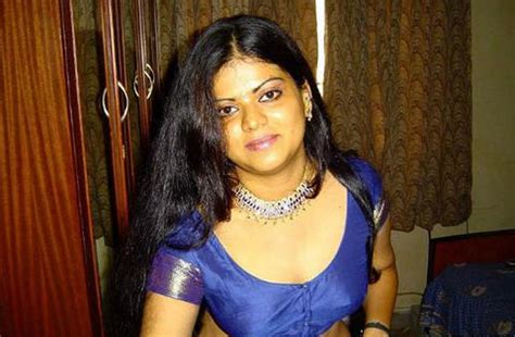 Tamil Aunty Removing Saree And Showing Boobs Hot Wallpapers